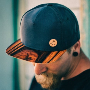 glossy black hat, man hat, women caps, free engraving, Baseball cap, cap with wooden brim/visor, Snapback hat,original caps, cap, hats, wood