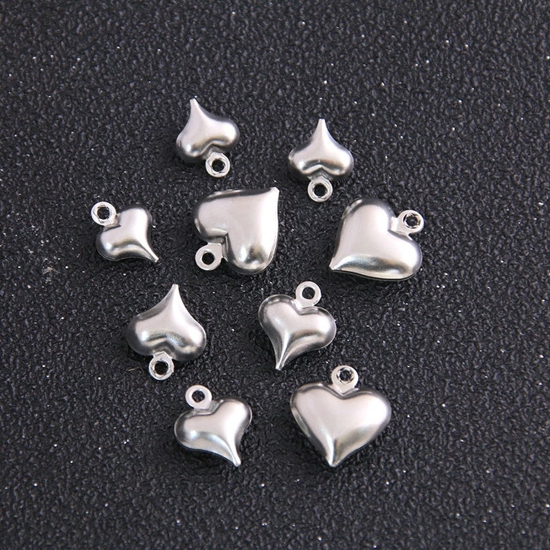 set of 5 3D heart-shaped charm pendants in 316 stainless steel, silver color image 1