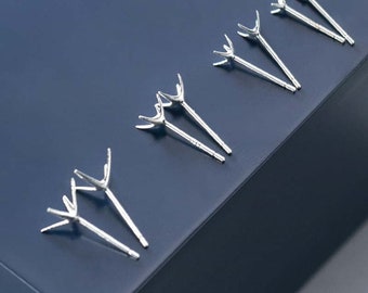 a pair earring support with 4 claw pins in 925 silver