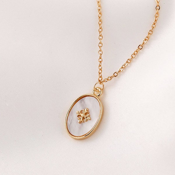 Mother-of-pearl pendant, natural freshwater pearl, white pastille and 18k gold-plated star