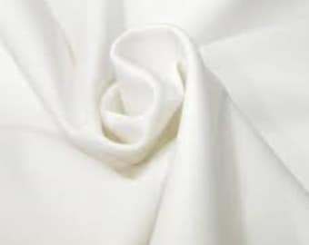 coton satiné de couleur blanche