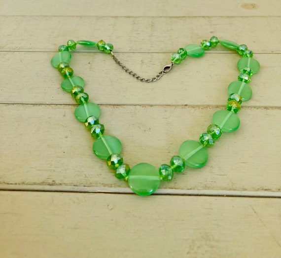 素敵なヴィンテージグリーンビーズネックレス - Etsy 日本
