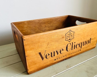 Preciosa caja de almacenamiento rústica de madera