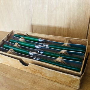 Lovely Vintage set of 6 Silver Plated Tea Knives with Green Handles