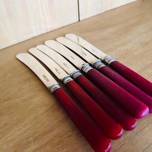 Lovely Vintage set of 6 Silver Plated Tea Knives with Red Handles