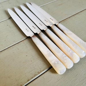 Lovely Vintage set of 5 Silver Plated Mother of Pearl Tea Knives
