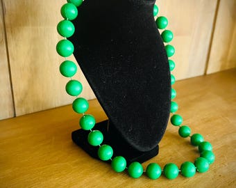 Vintage Green Bead Necklace, 19-inch Length