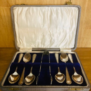Lovely Vintage Box set of Silver Plated Teaspoons and Sugar Tongs