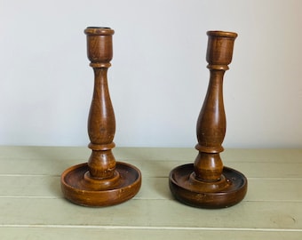 Vintage Massivholz Kerzenhalter-Paar, 21 cm