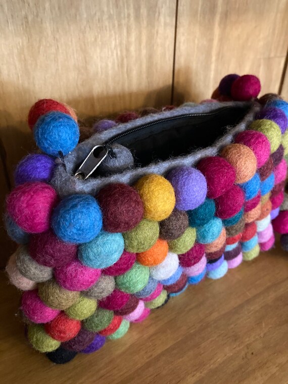 Lovely Vintage 100% Wool Bauble Handbag - image 4