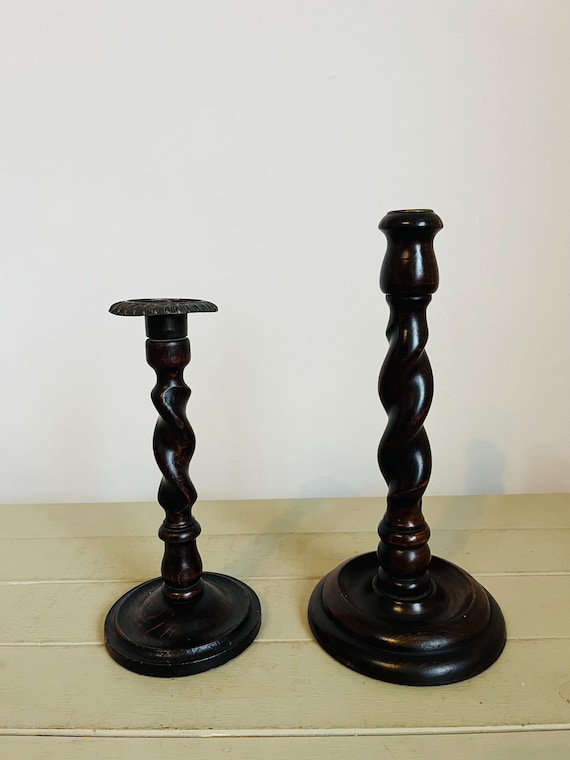 素敵なヴィンテージの木製バーリーツイストキャンドルホルダーのペア