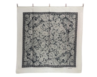 Marie Claire Silk Scarf Vintage (34”x”34.5)
