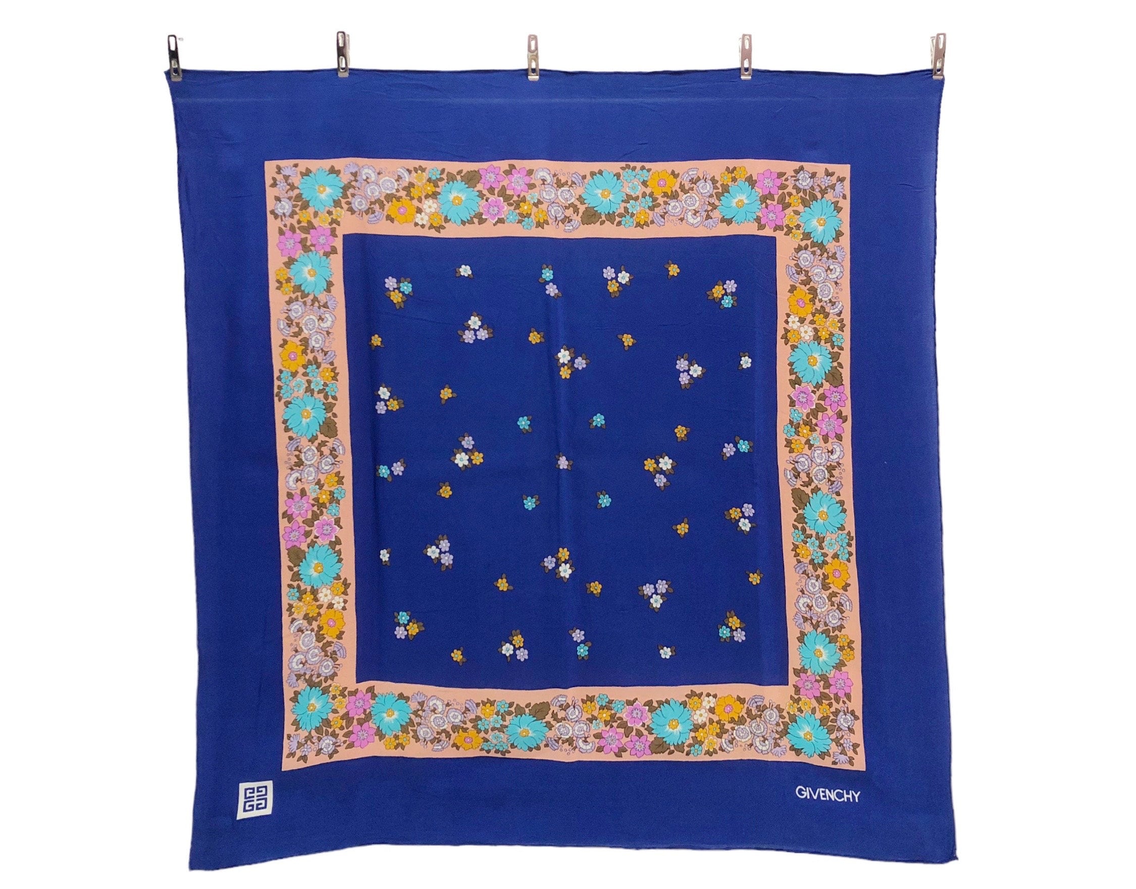 ジバンシィ シルクスカーフ ヴィンテージ (29”x”30) - Etsy 日本