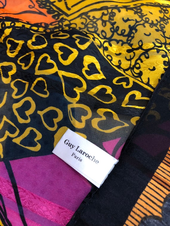 Foulard Vintage Guy Laroche Pure Soie 80x80 Cm - Motif Fleurs Noir Et Blanc, Occasion Très Bon état, Thème Bohème