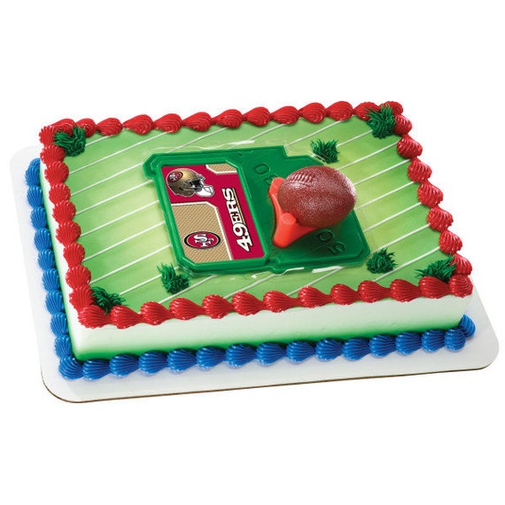 Football Themed Cake #football #footballcake #49ers #45eracake #sf49ers  #sf49ers🏈 #sport #sportcake #topper#fondantcake #bayareacakes…