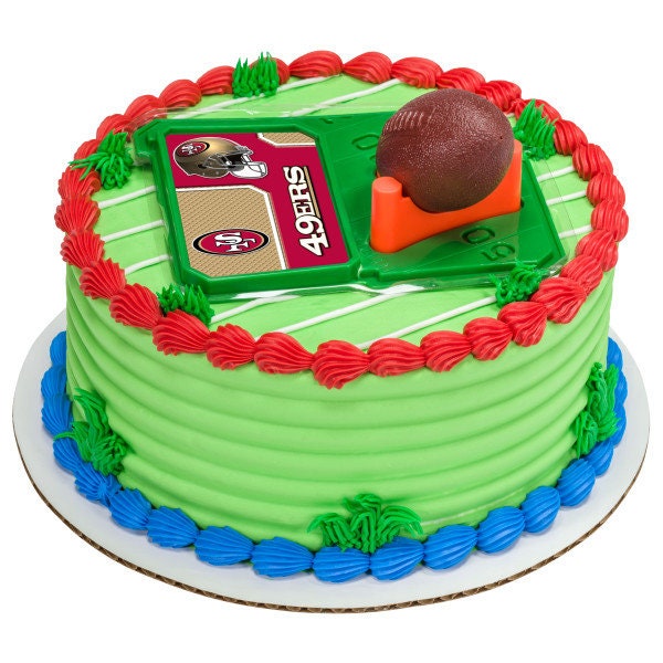 Football Themed Cake #football #footballcake #49ers #45eracake #sf49ers  #sf49ers🏈 #sport #sportcake #topper#fondantcake #bayareacakes…