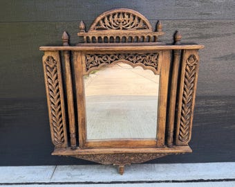 Espejo antiguo de madera maciza tallado a mano