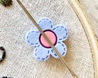 Daisy Needle Minder, Flower Needle Minder Magnet, Cross Stitch Needle Minder, Cute Needle Keeper, Cross Stitch Notion, Embroidery Notion