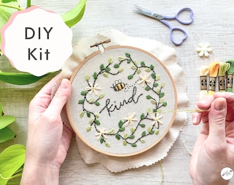 Bee Kind Embroidery Kit, Bee Embroidery Kit, Bee Embroidery Design, Embroidery Kit for Beginners, Bee Kind Wall Art, Bee Kind Craft Kit