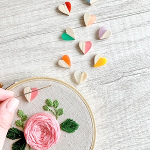 Heart Needle Minder, Embroidery Needle Minder, Needle Minder Magnet, Heart Needle Keeper, Cross Stitch Needle Minder, Heart Needle Magnet