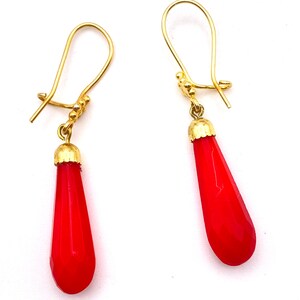 Ohrhänger aus rotem Kristall im Art-Deco-Stil aus der KIKINASU-Kollektion