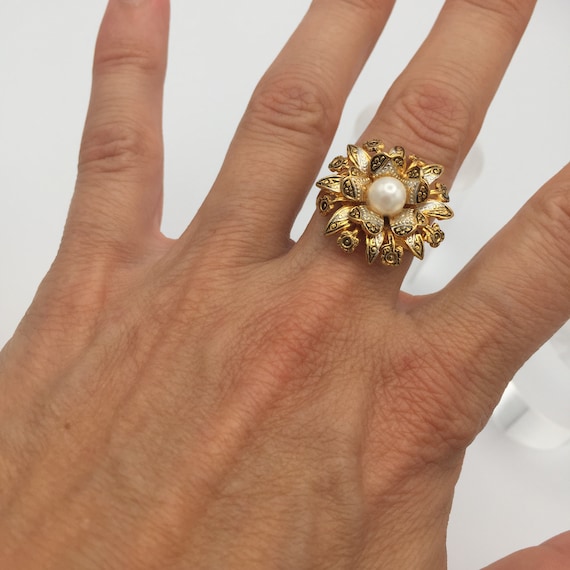 Large adjustable Damascene style flower ring with… - image 2