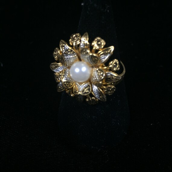 Large adjustable Damascene style flower ring with… - image 3