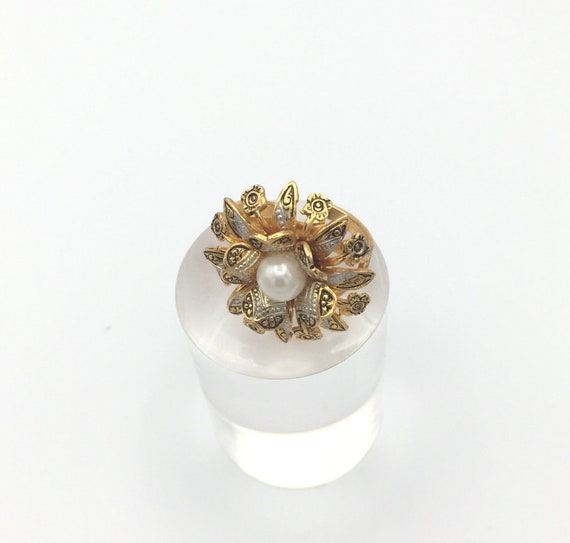 Large adjustable Damascene style flower ring with… - image 1