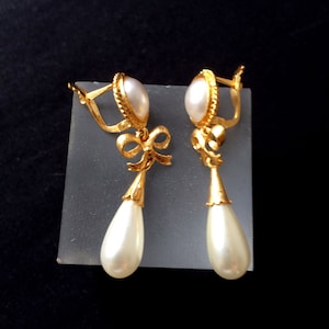 Boucles d'oreilles en vermeil et perles gouttes pendantes