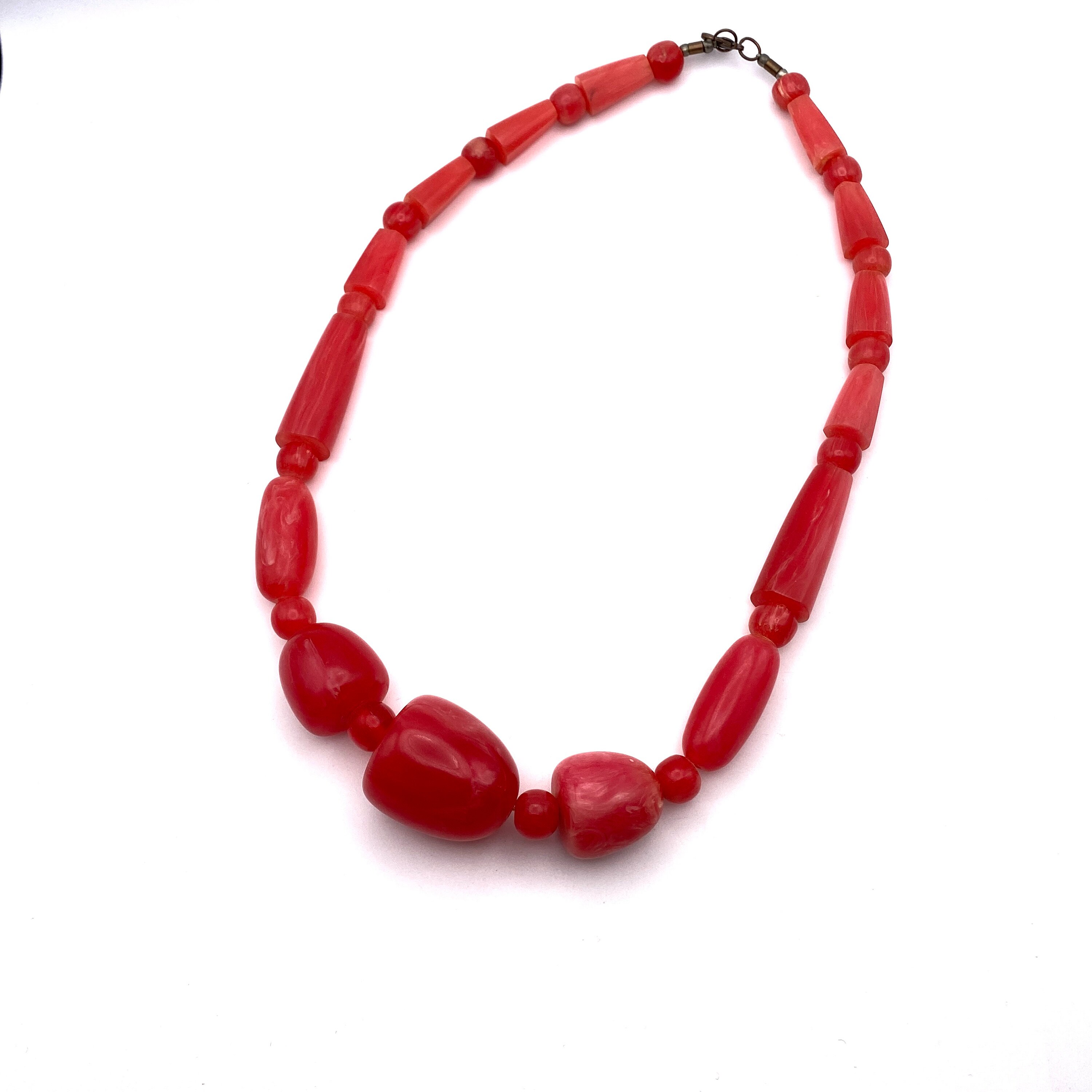 Collier Bakélite Rouge Cerise Et Perles De Jais - Style Art Déco Rare - Occasion Très Bon état