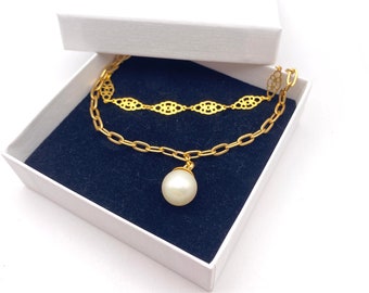 Collier double chaines plaqué or et pendant perle vintage de la Collection Kikinasu Création de bijoux upcyclés