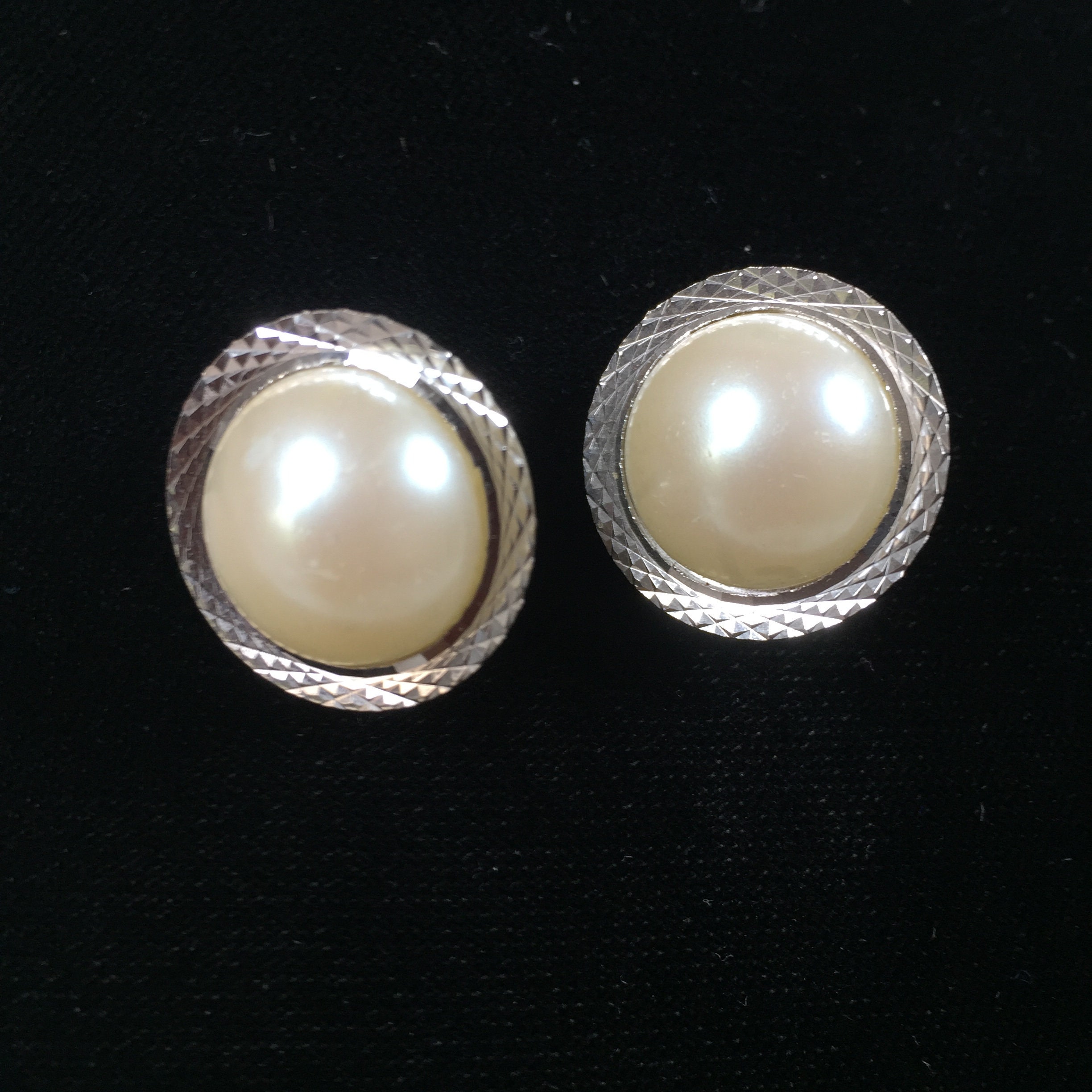 Paire De Boucles D'oreilles Vintage Créateur - Clips Cabochon Perle - Métal Argenté