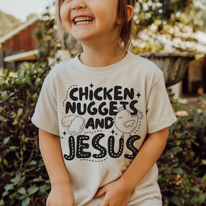Nuggets de poulet et Jésus Tshirt SVG, Christian Shirts Cut File For Kids, Biblical Toddler Tee Design, Cute Kid Sublimation, Bible Verse PNG