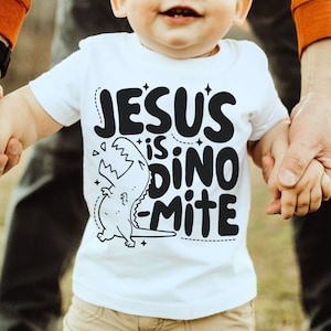 Retro Jungen Dinosaurier Shirt SVG, christliche Shirt geschnitten Datei für Kinder, biblisches Kleinkind T-Shirt Design, T-Rex Sublimation, Gott sagt, ich bin PNG Download