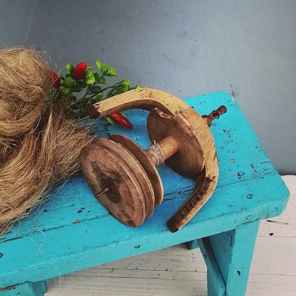 Wooden spool, Vintage spinning wheel, Antique wooden spinning, Primitive tool, Theater props, Rural decor, Primitive decor, Industrial decor