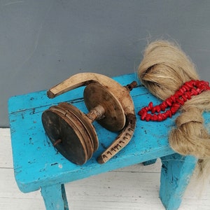 Wooden spool, Vintage spinning wheel, Antique wooden spinning, Primitive tool, Theater props, Rural decor, Primitive decor, Industrial decor