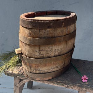 Primitive Wood Farm Barrel, Wine barrel, Vintage Barrel, Unique Barrel, Wooden Container, Rustic Chic, Cottage Style, Rustic Chic, Decor