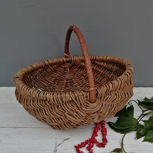 Weidenkorb Tasche, Outdoor Pflanzer, Garten Pflanzgefäße, Garten Dekor, Korbtasche, Runde Weidentasche, Geschenk für Mutter, Holzpflanzer, Einzigartige Dekoration