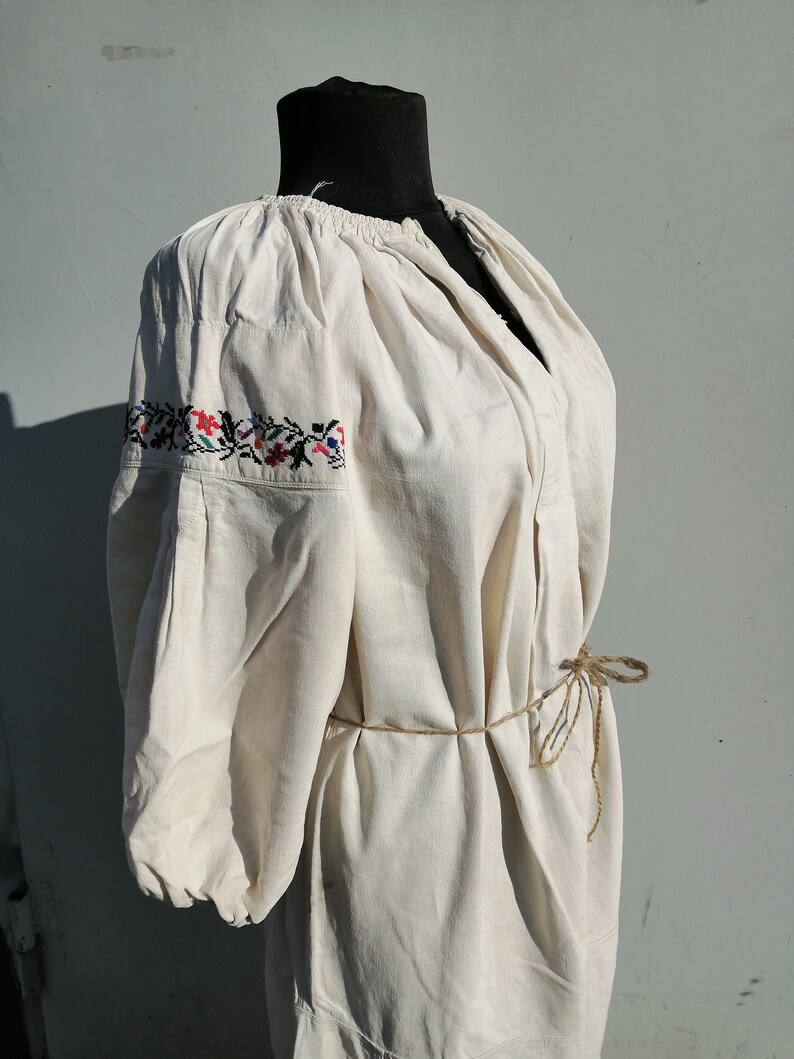 Handmade embroidered shirt Vintage Ukrainian embroidered shirt Linen Embroidered folk women/'s shirt Embroidered shirt Homespun dress