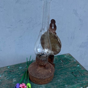 Antique Oil Lamp, Kerosene Lamp, Antique Oil Lamp, Old Oil Lamp, Antique Oil Lamp, Farmhouse, Rustic Decor, Primitive Decor,  Rural chic