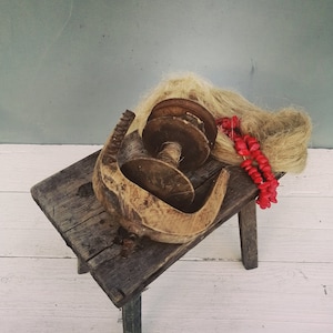 Wooden spool, Vintage spinning wheel, Antique wooden spinning, Primitive tool, Theater props, Rural decor, Primitive decor, Industrial decor