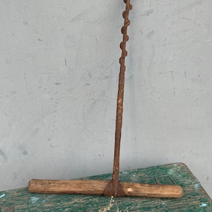 Antike Handbohrmaschine, Balkenbohrmaschine, Industrie Dekor, Werkzeug Dekor, Antike Handbohrmaschine, Antikes altes Bauernhof Werkzeug, Baumeister Geschenk, Landhaus
