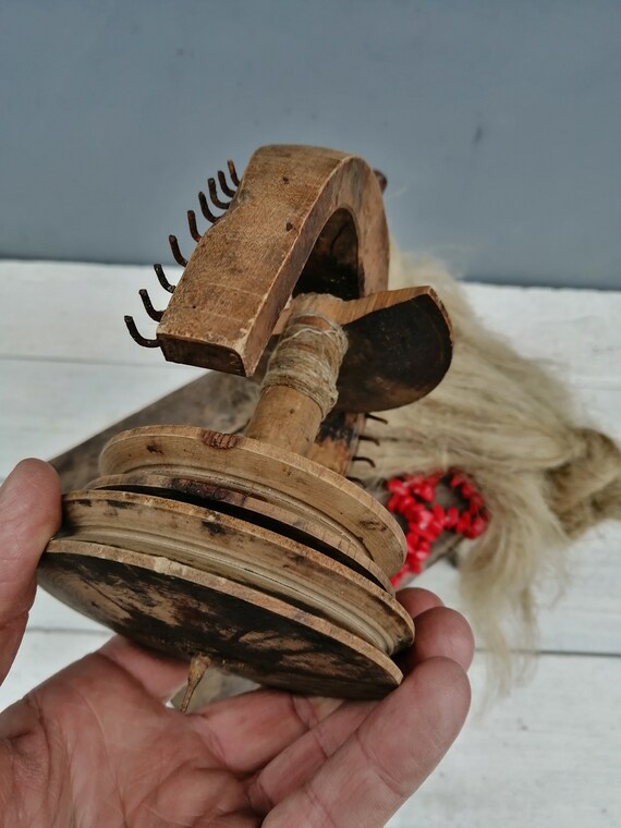 Création De Logo De Roue De Chariot En Bois Ancien Vintage | Vecteur
