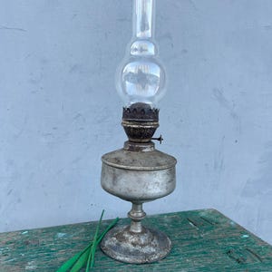 Antique Oil Lamp, Kerosene Lamp, Antique Oil Lamp, Old Oil Lamp, Antique Oil Lamp, Farmhouse, Rustic Decor, Primitive Decor,  Rural chic