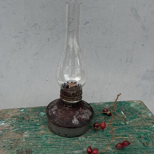 Antique Oil Lamp, Kerosene Lamp, Antique Oil Lamp, Old Oil Lamp, Antique Oil Lamp, Farmhouse, Rustic Decor, Primitive Decor,  Rural chic