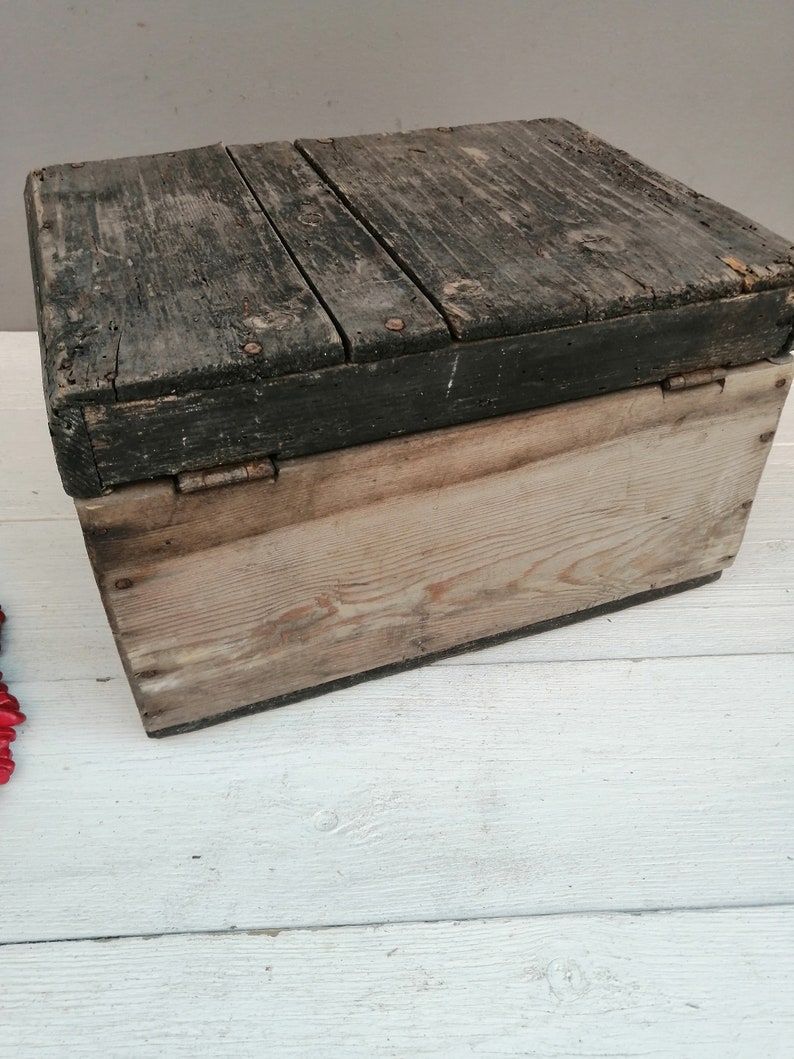Antique Chest Home Decor Locker with Lid Primitive Storage Box Small Wooden Box Primitive Rustic Decor Very Old Antique Wooden Chest