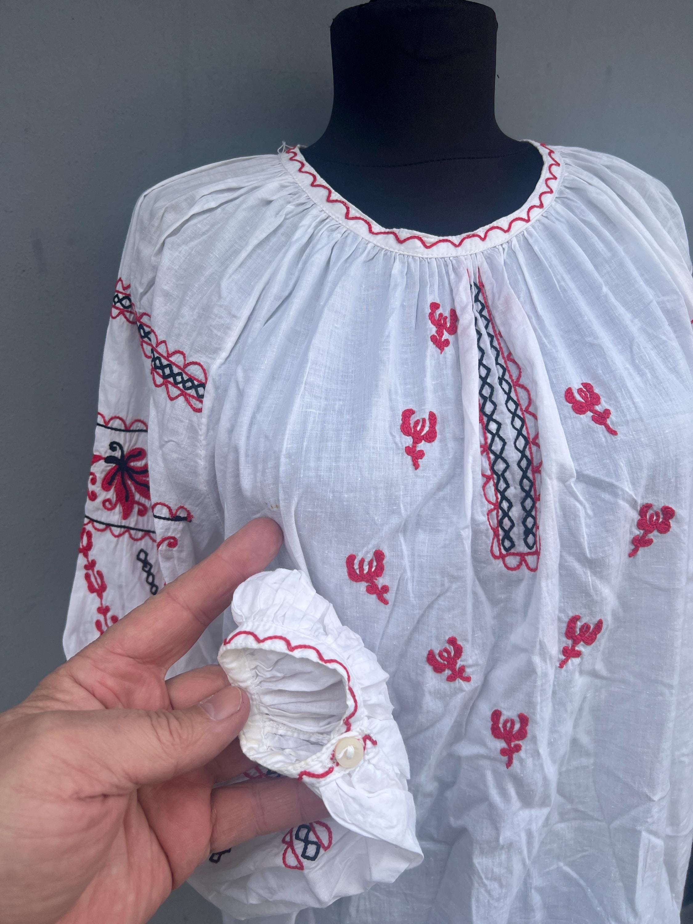ウクライナの刺繍シャツ、ロングスカート、ウクライナの民族舞台衣装 