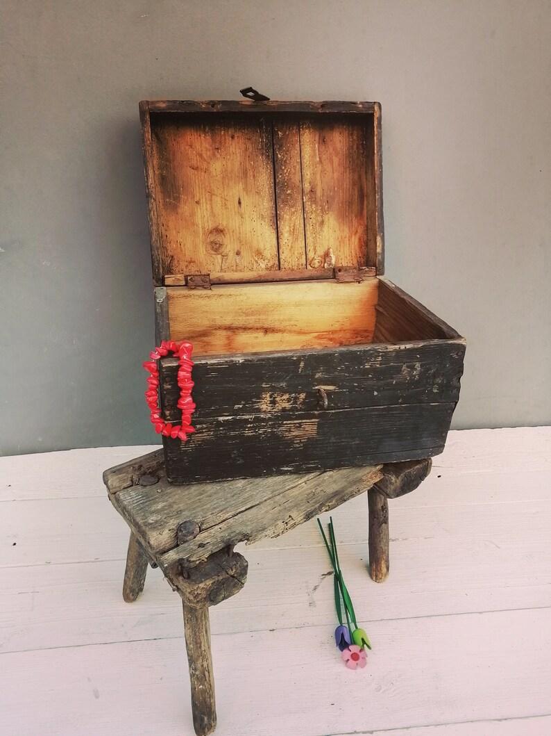 Antique Chest Home Decor Locker with Lid Primitive Storage Box Small Wooden Box Primitive Rustic Decor Very Old Antique Wooden Chest