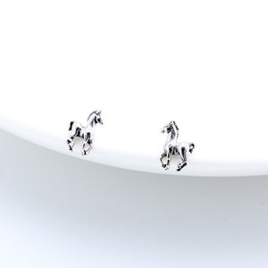 Schattige Horse Gallop s925 sterlingzilveren oorbellen Verjaardagscadeau