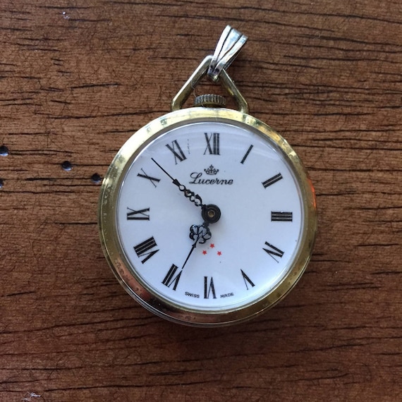 Lucerne Vintage Swiss Vintage Pocket large Pendant Goldtone